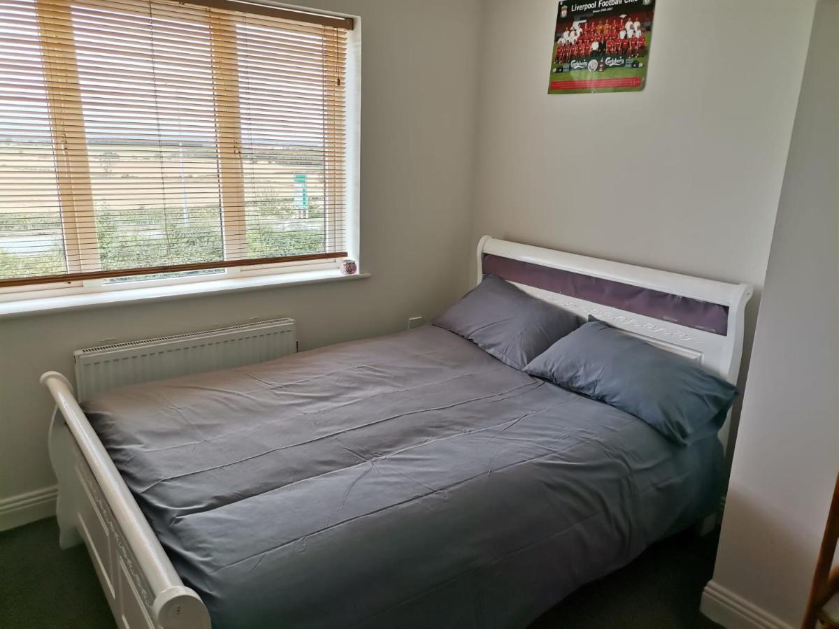 Bright And Cozy Room With Double Bed, Private Bathroom Not Ensuite, Breakfast To Go Dublin Kültér fotó