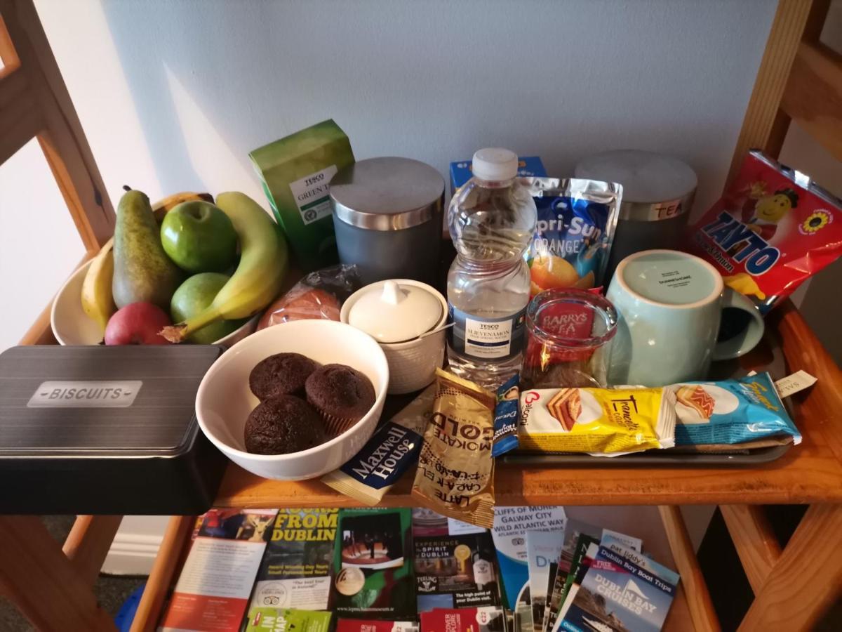 Bright And Cozy Room With Double Bed, Private Bathroom Not Ensuite, Breakfast To Go Dublin Kültér fotó